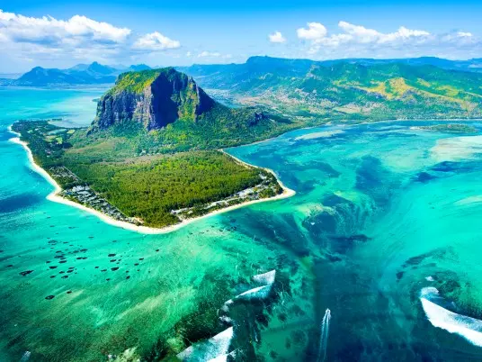 Le Morne - ikonická hora, tyrkysové laguny a bohatá historie zapsaná na seznamu UNESCO